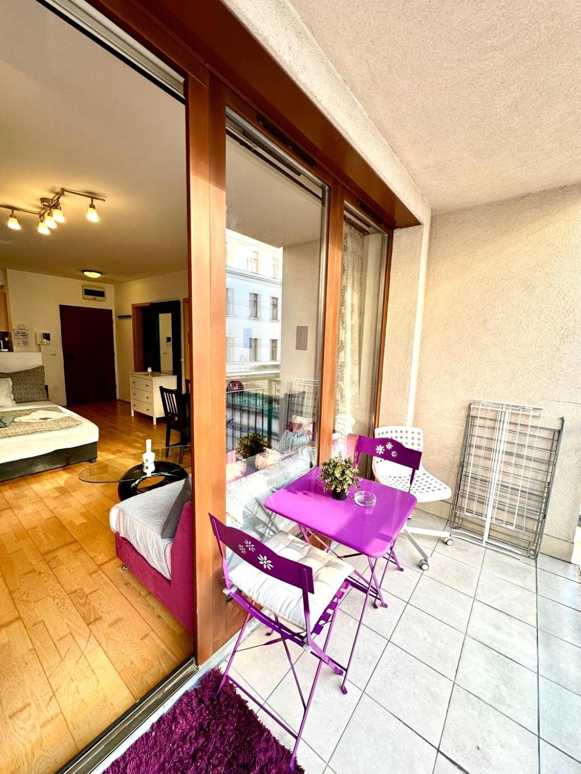 City Center Apartment With Balcony 布达佩斯 外观 照片
